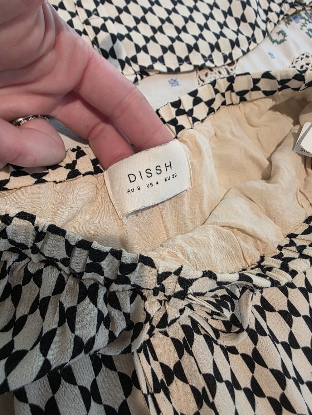 DISSH Set Geometric Co Ord Resort Cream And Black Top And Wide Leg Pants Size 4 - Picture 11 of 16
